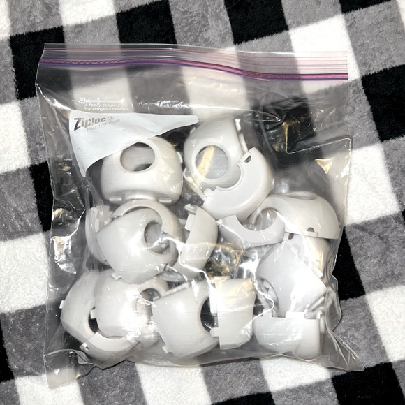 Safety1st Child-Proof Doorknob Covers, 12 Included, Perfect Condition!  😃 - Picture 6 of 16
